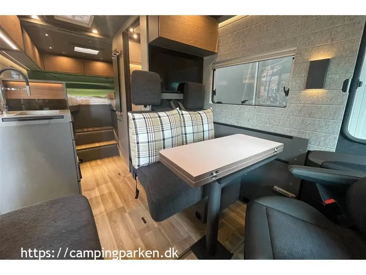 Billede 12 - 2025 - Niesmann+Bischoff iSmove 6.9E Aut. gear   Kvalitet og luksus i Limousineklassen!