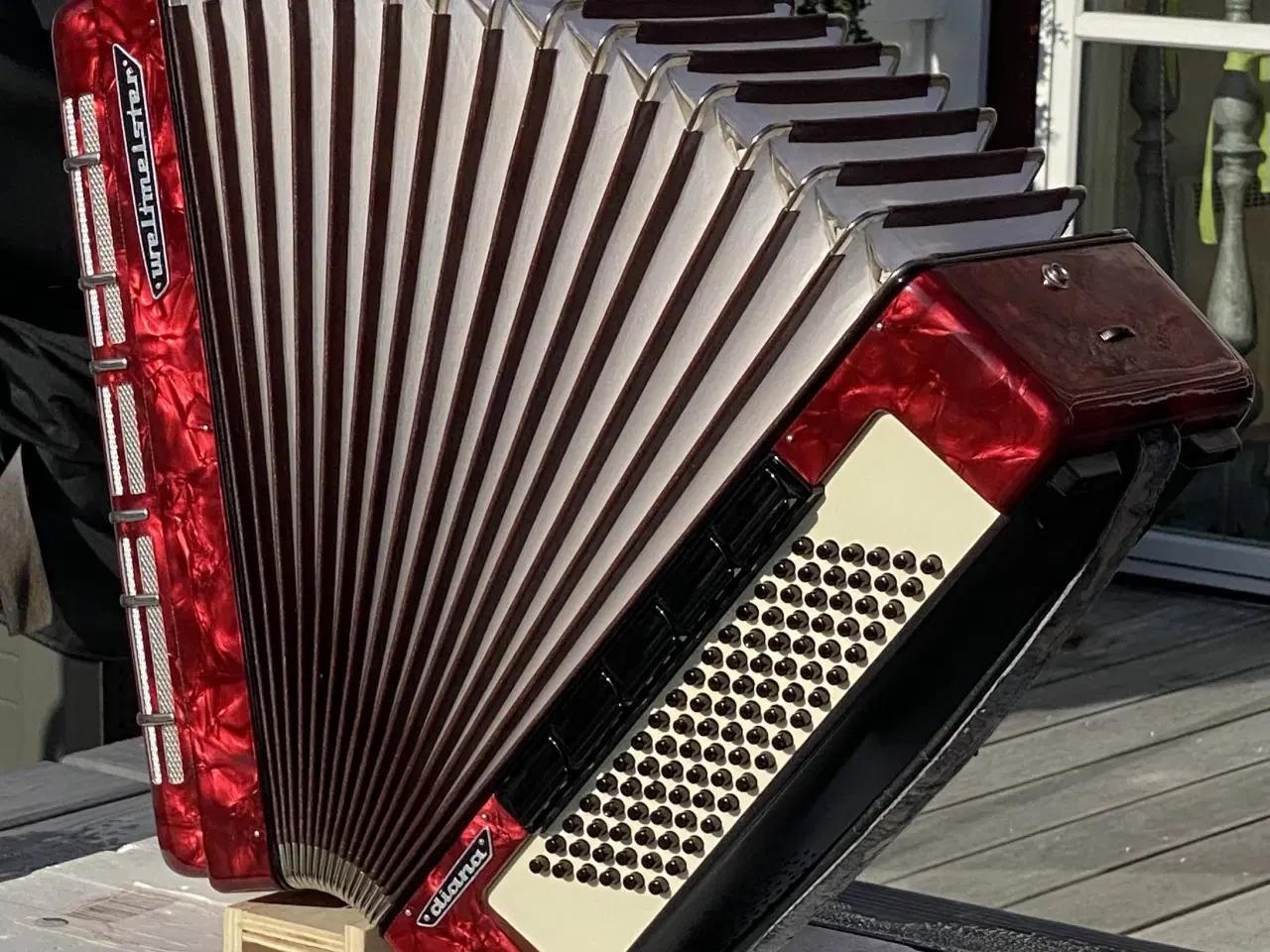 Billede 9 - Flot og velspillende Weltmeister harmonika sælges