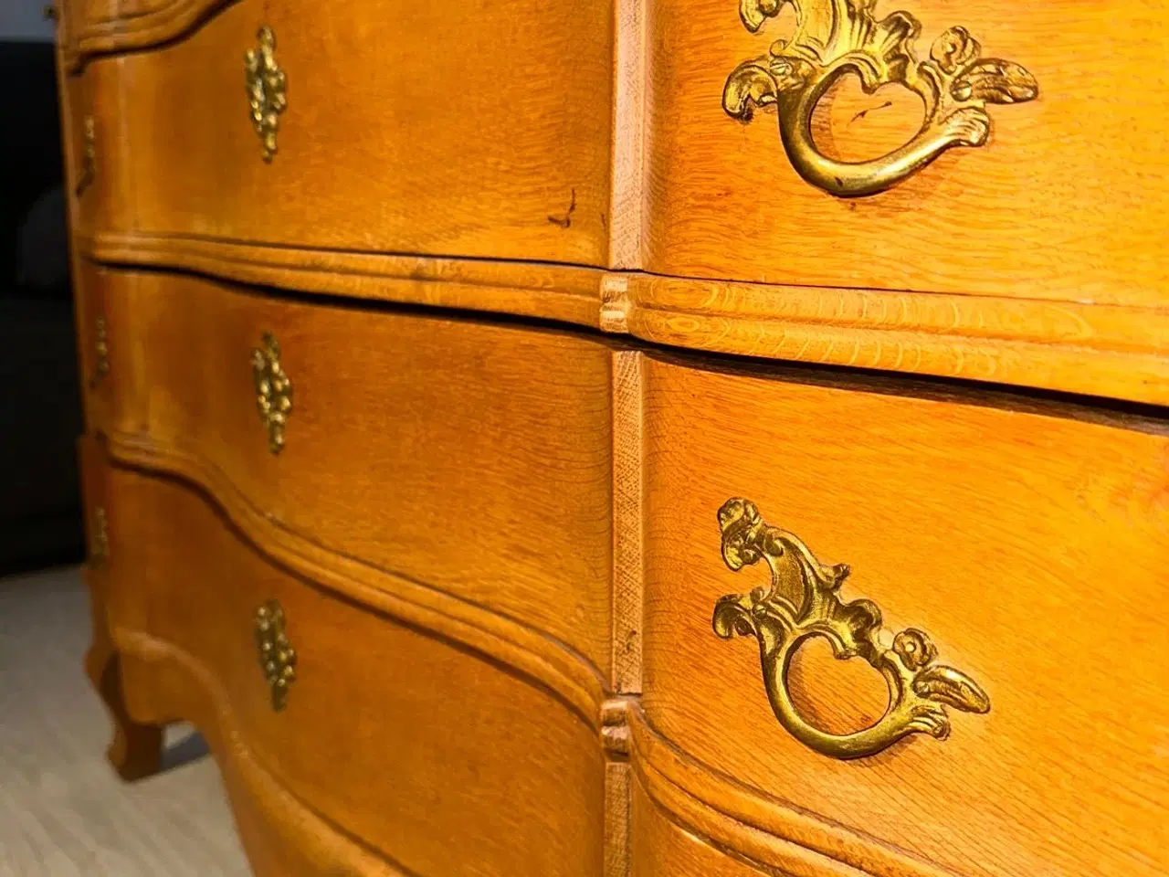 Billede 10 - Skrivekommode i lyst træ