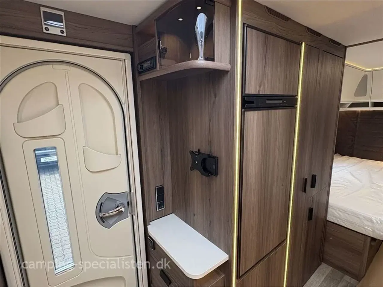 Billede 11 - 2026 - Kabe Ametist GLE B2 KS PREMIUM LINE Kabe Ametist GLE B2 KS Premium Line 2026 - Se den nu hos Camping-Specialisten.dk