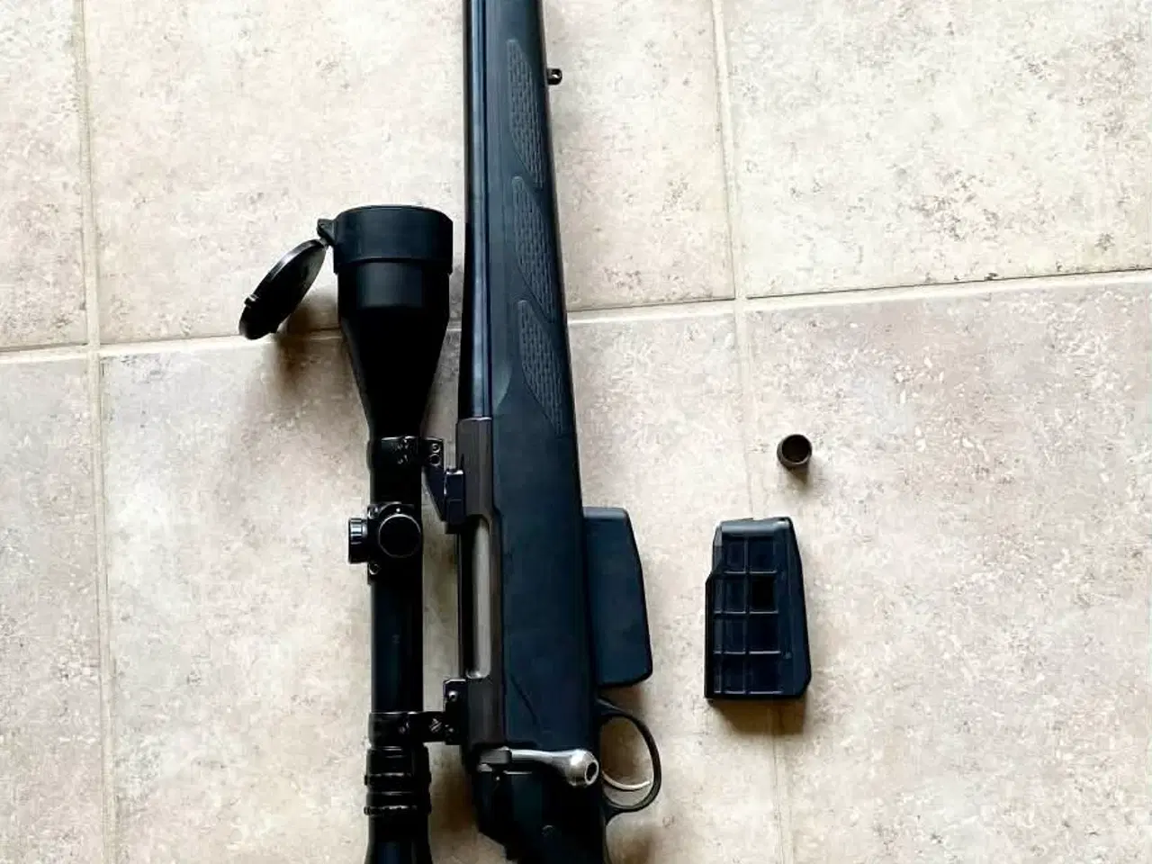 Billede 2 - Tikka T3 22-250 m. kikkert & lyddæmper sælges!