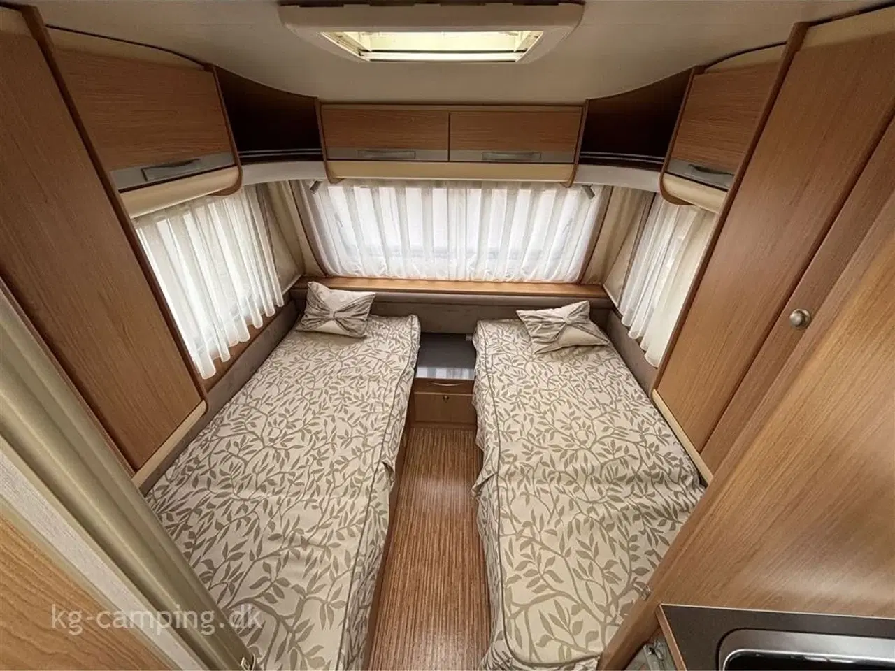 Billede 5 - 2010 - Adria Adora 472 LU   Velholdt enkeltsengsvogn totalvægt 1300