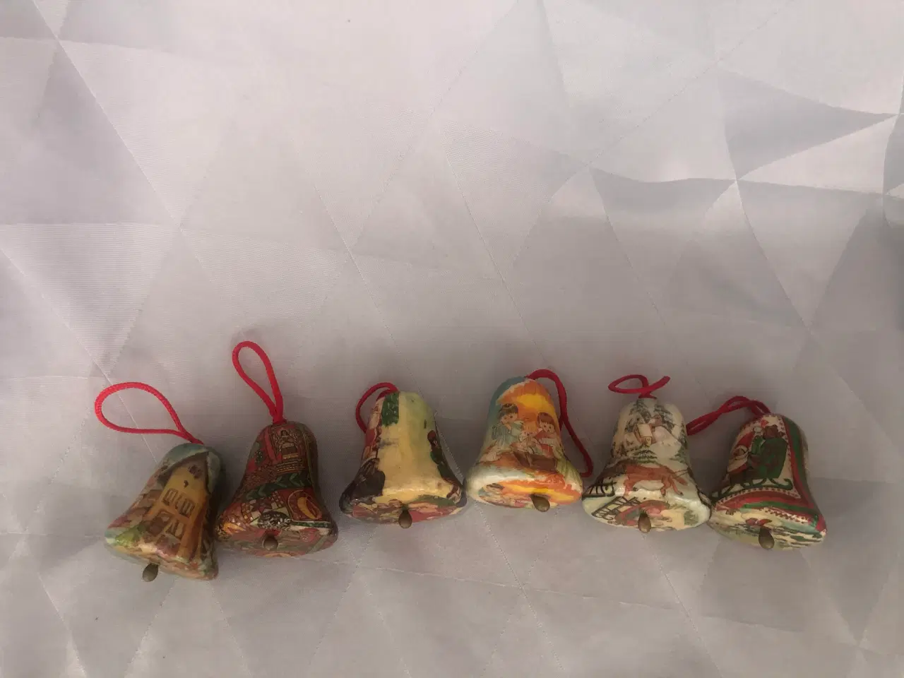 Billede 11 - 6 ældre juleklokker til ophæng