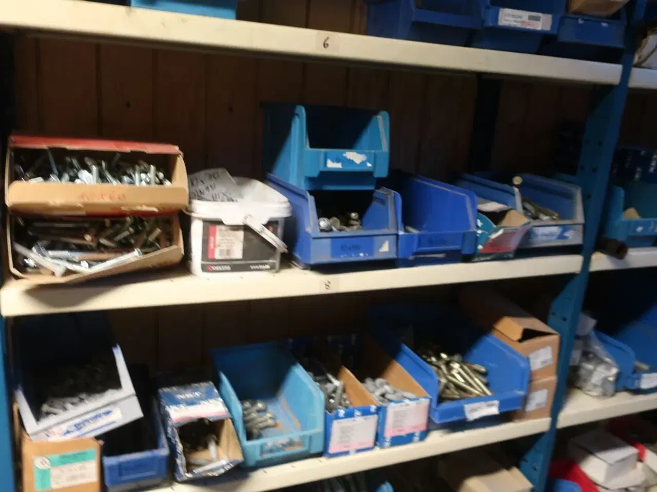 Billede 12 - 4 fag reoler inkl. indhold (se billeder)