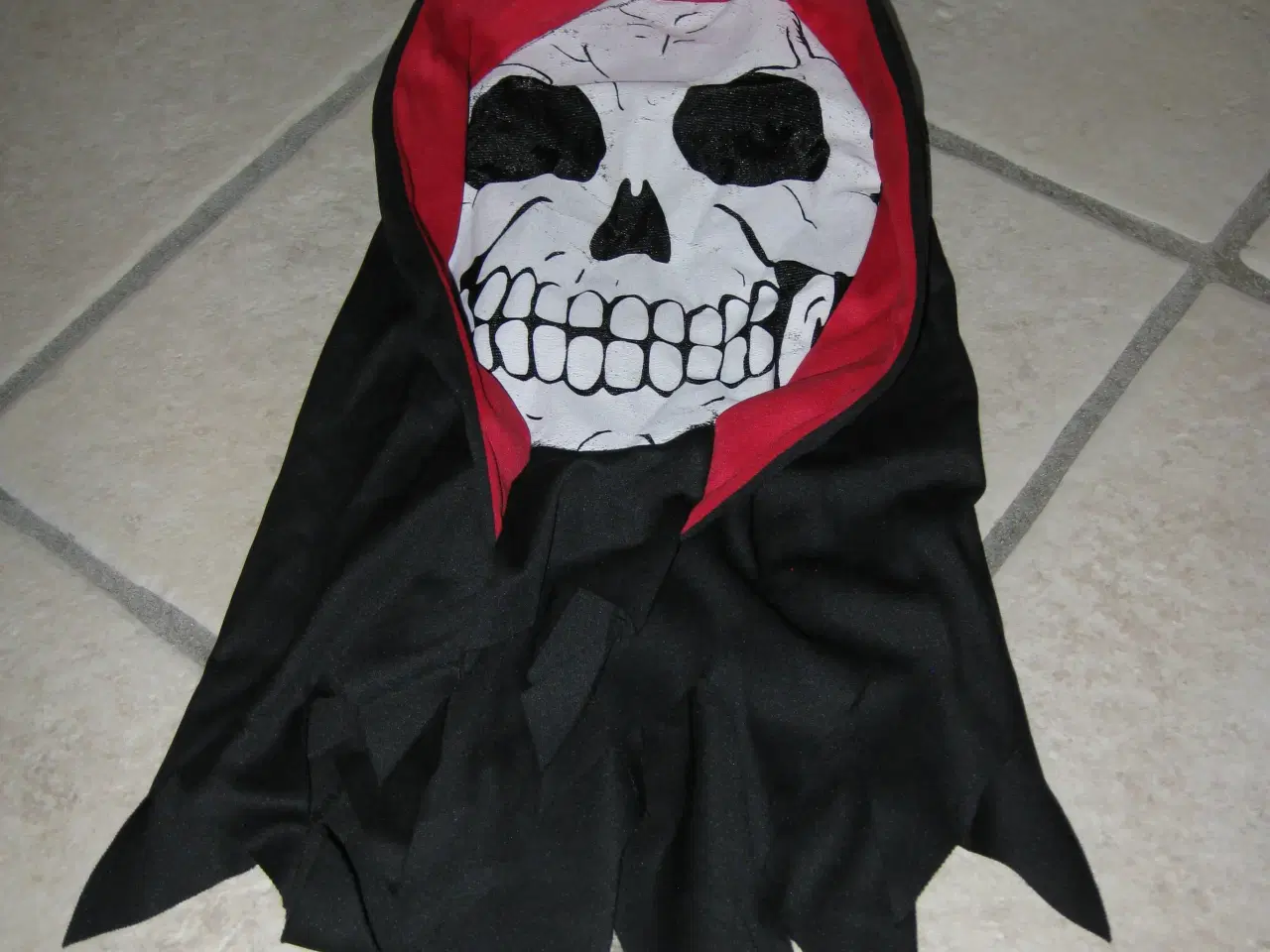 Billede 1 - Udklædning: Skelet/dødningehoved maske