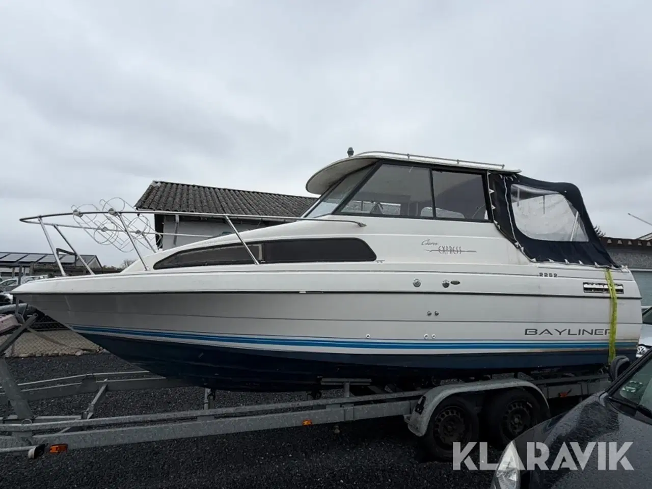 Billede 2 - Motorbåd Bayliner 2252 Ciera Express Cabin Cruiser med trailer