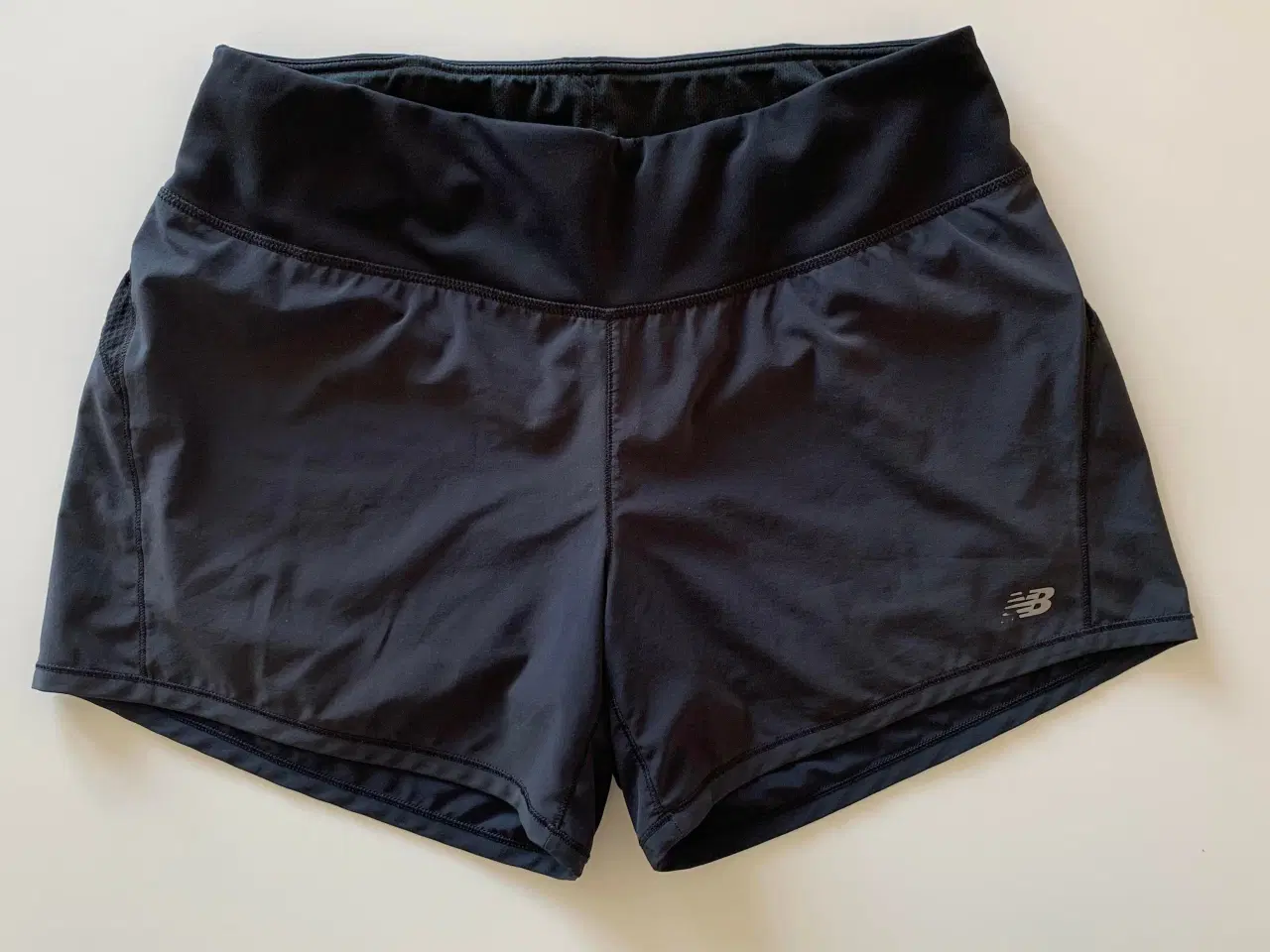 Billede 1 - New Balance Impact 5 Inch 2 in 1 shorts, damemodel