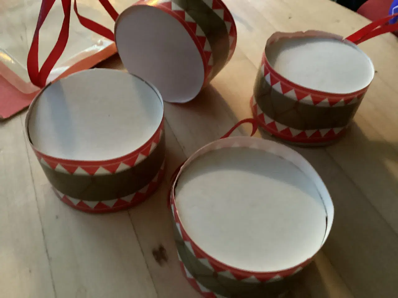 Billede 8 - 4 ældre juletræs pap trommer