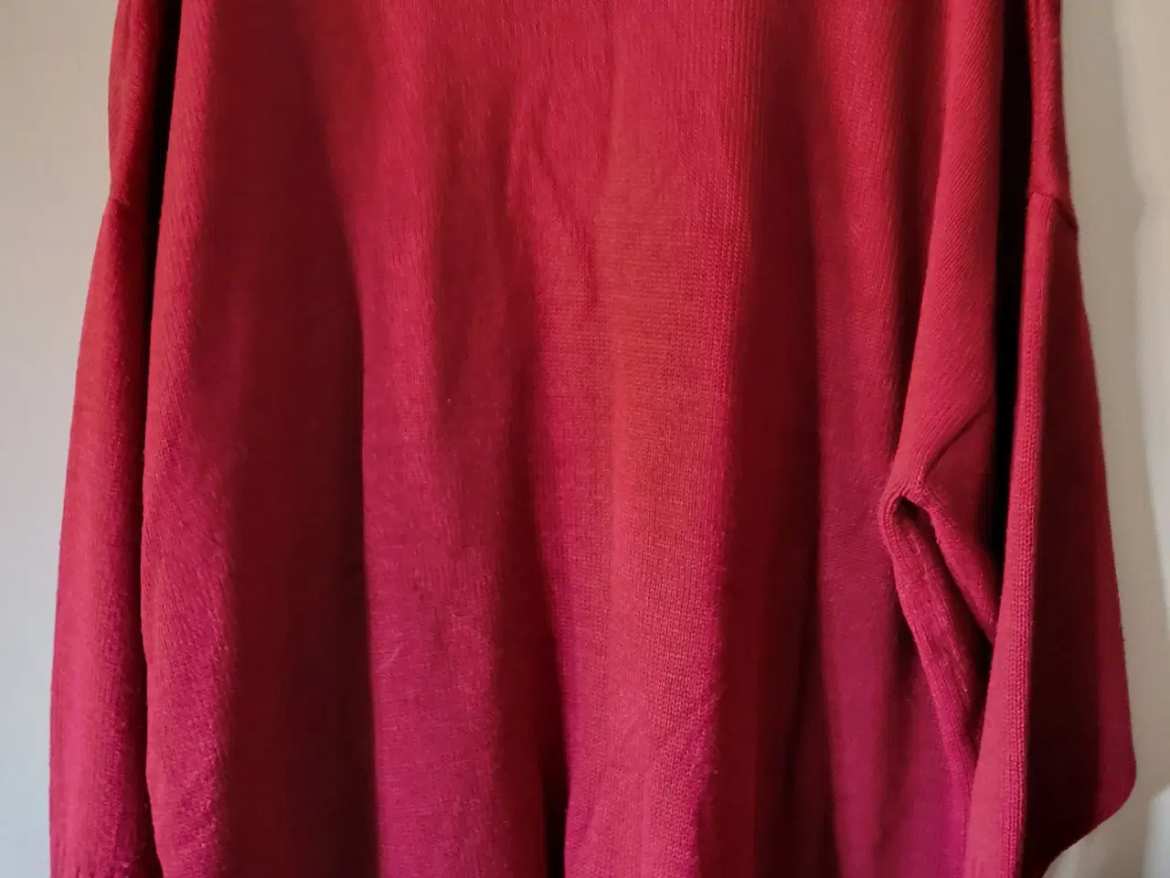 Billede 2 - Rød strikket bluse 