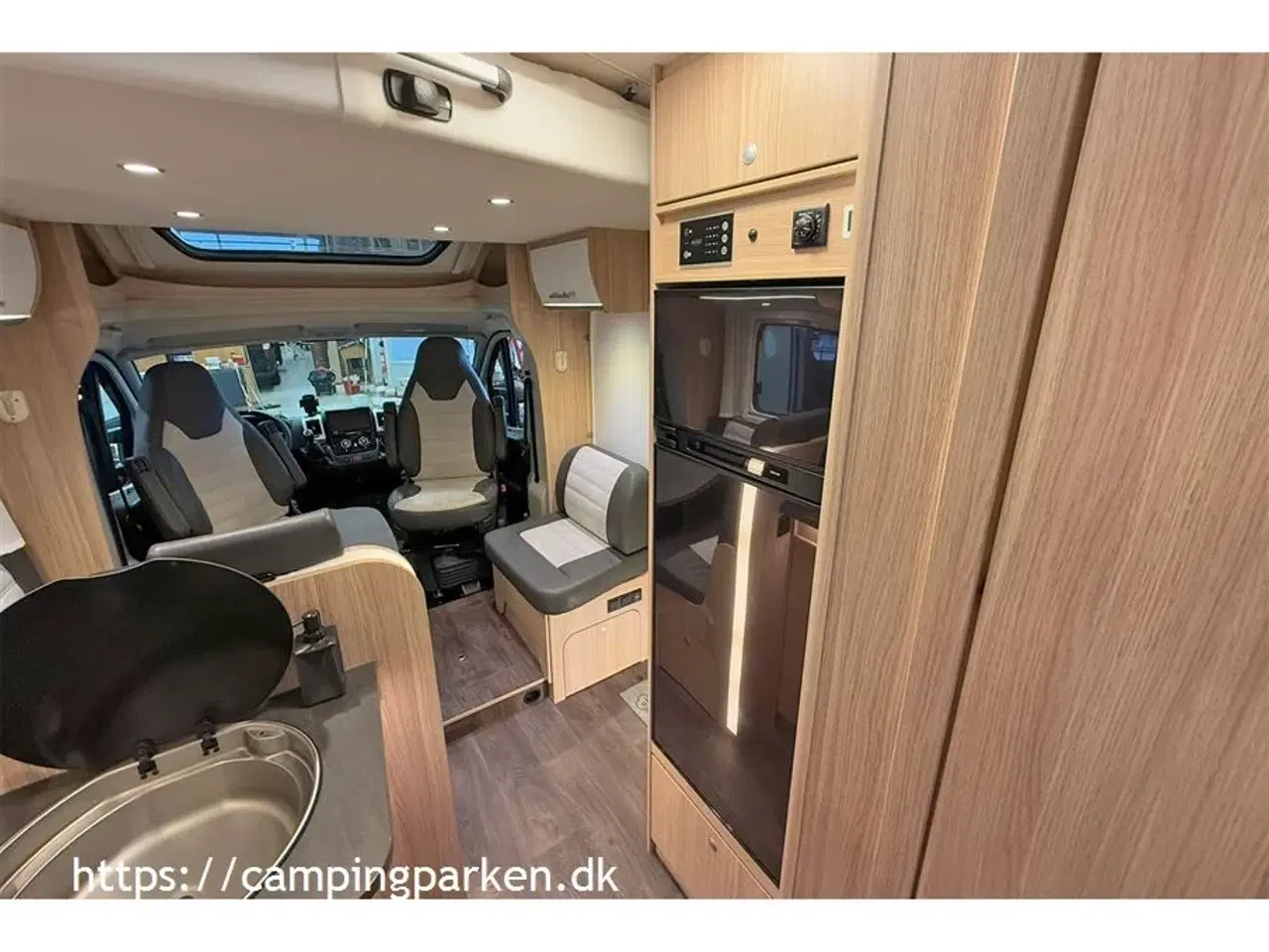 Billede 7 - 2021 - SunLight T 69 L Adventure Edition   Flot Sunlight autocamper med 5 sele- og sovepladser, lavt km