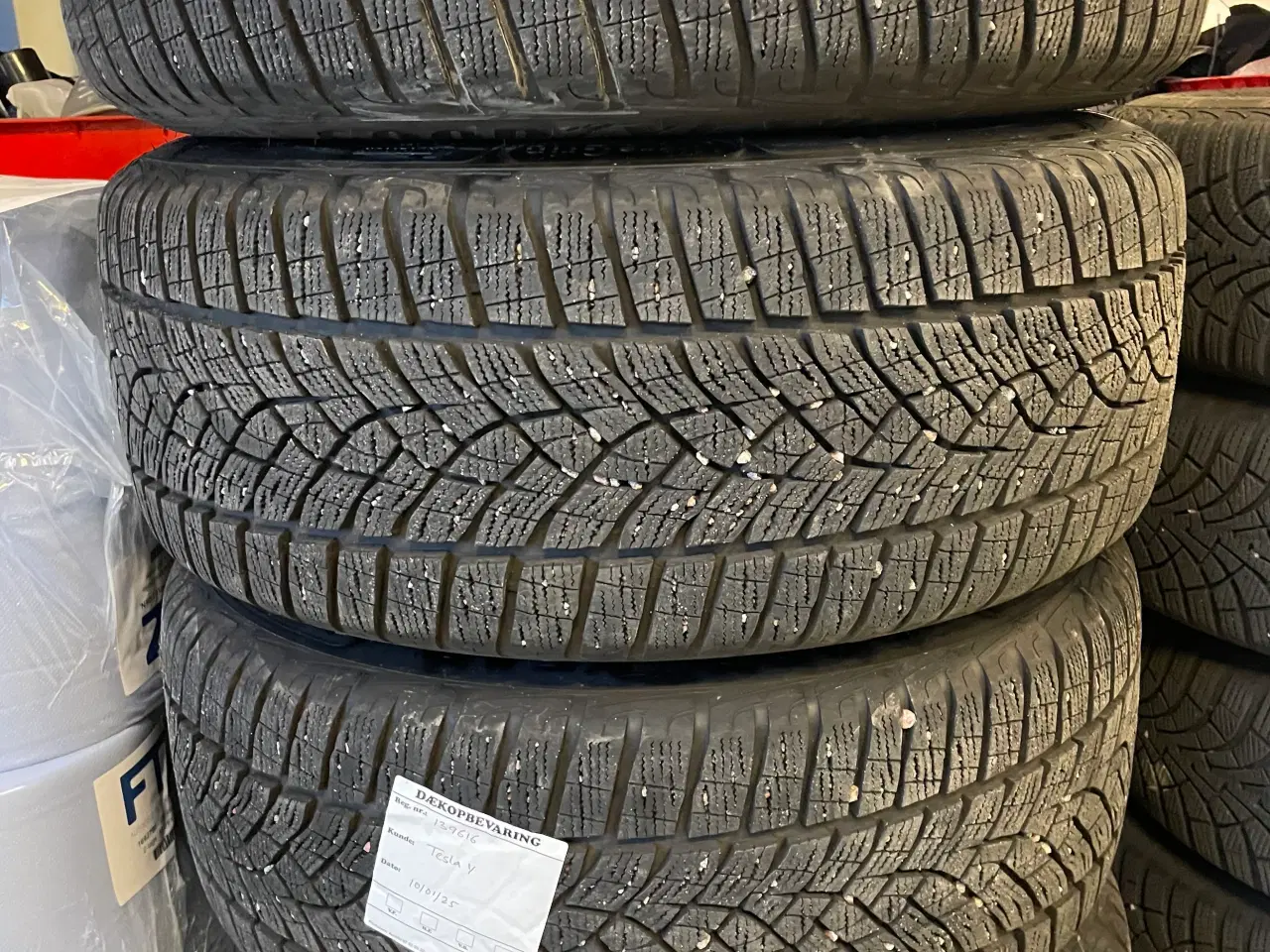 Billede 3 - 19 Tesla Model Y 255/45r19 Ref.P10 vinter