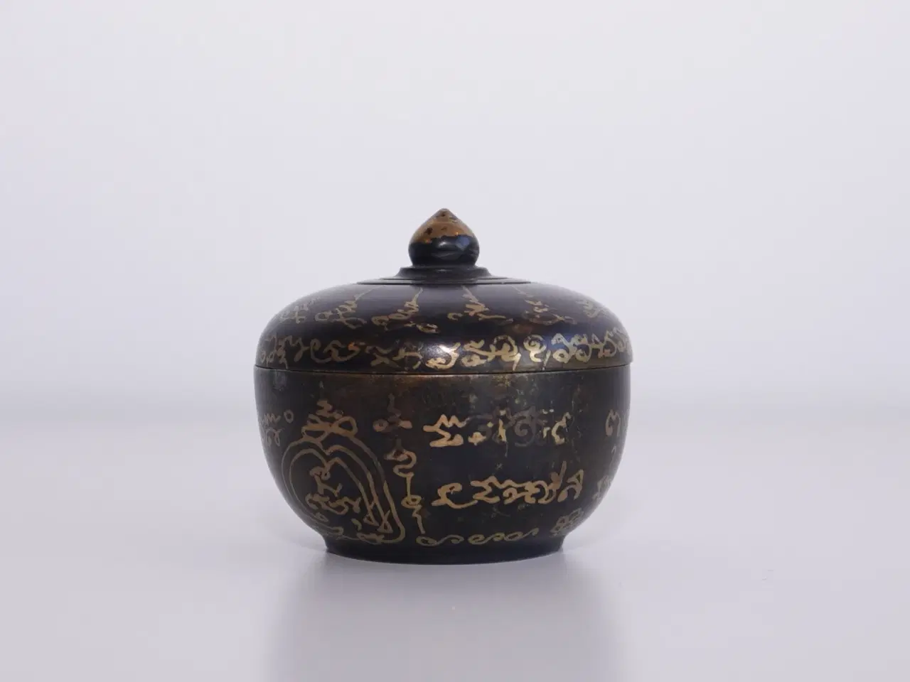 Billede 6 - Buddhistisk amulet lågkrukke i messing