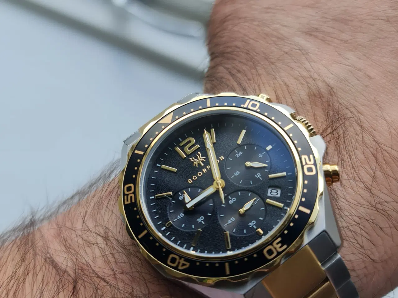 Billede 2 - Scorpion Chronograph Ur – Guld/Sølv – I Æske – Eks
