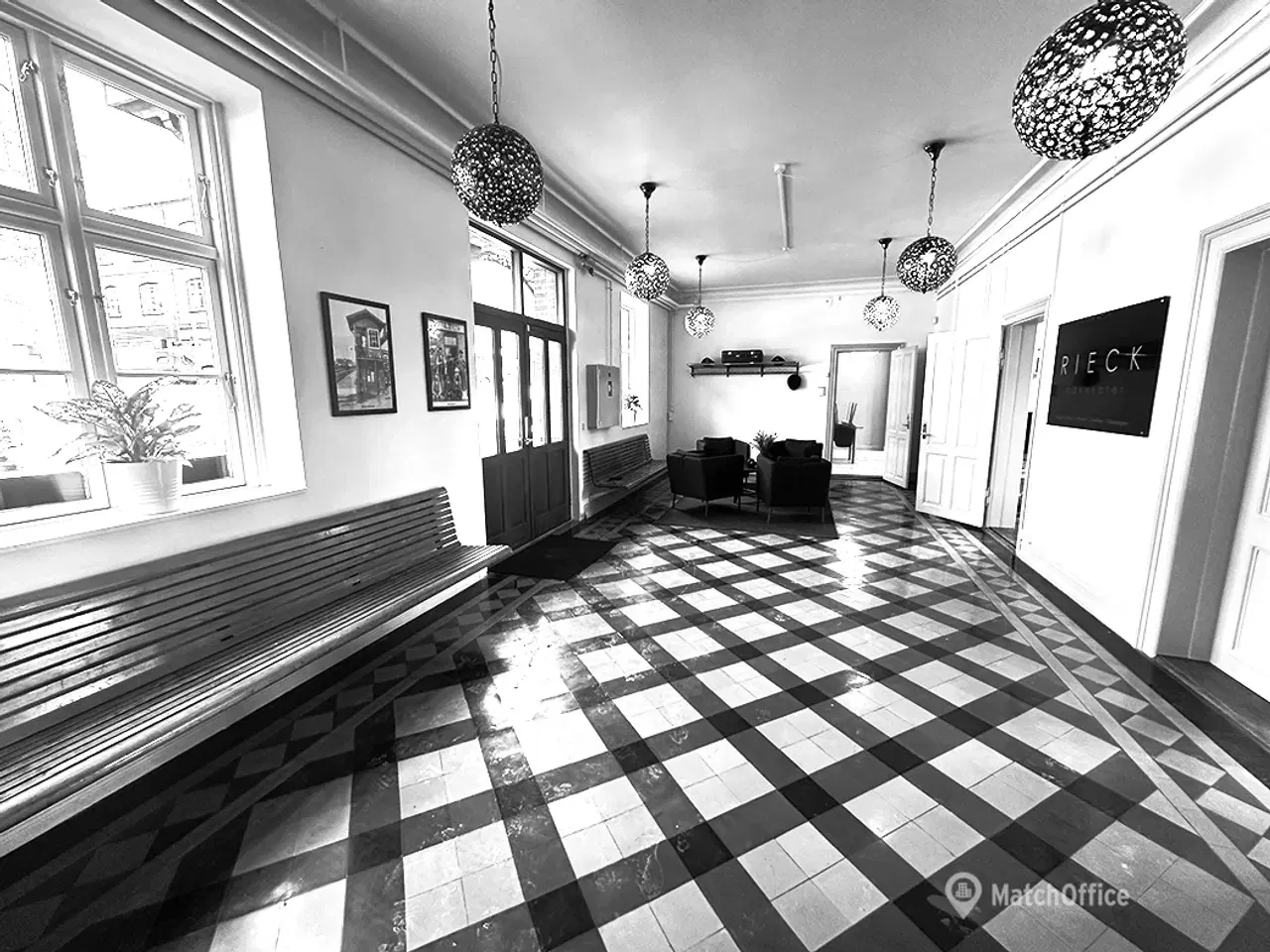 Billede 2 - Kontorlejemål på Hadsten Banegården