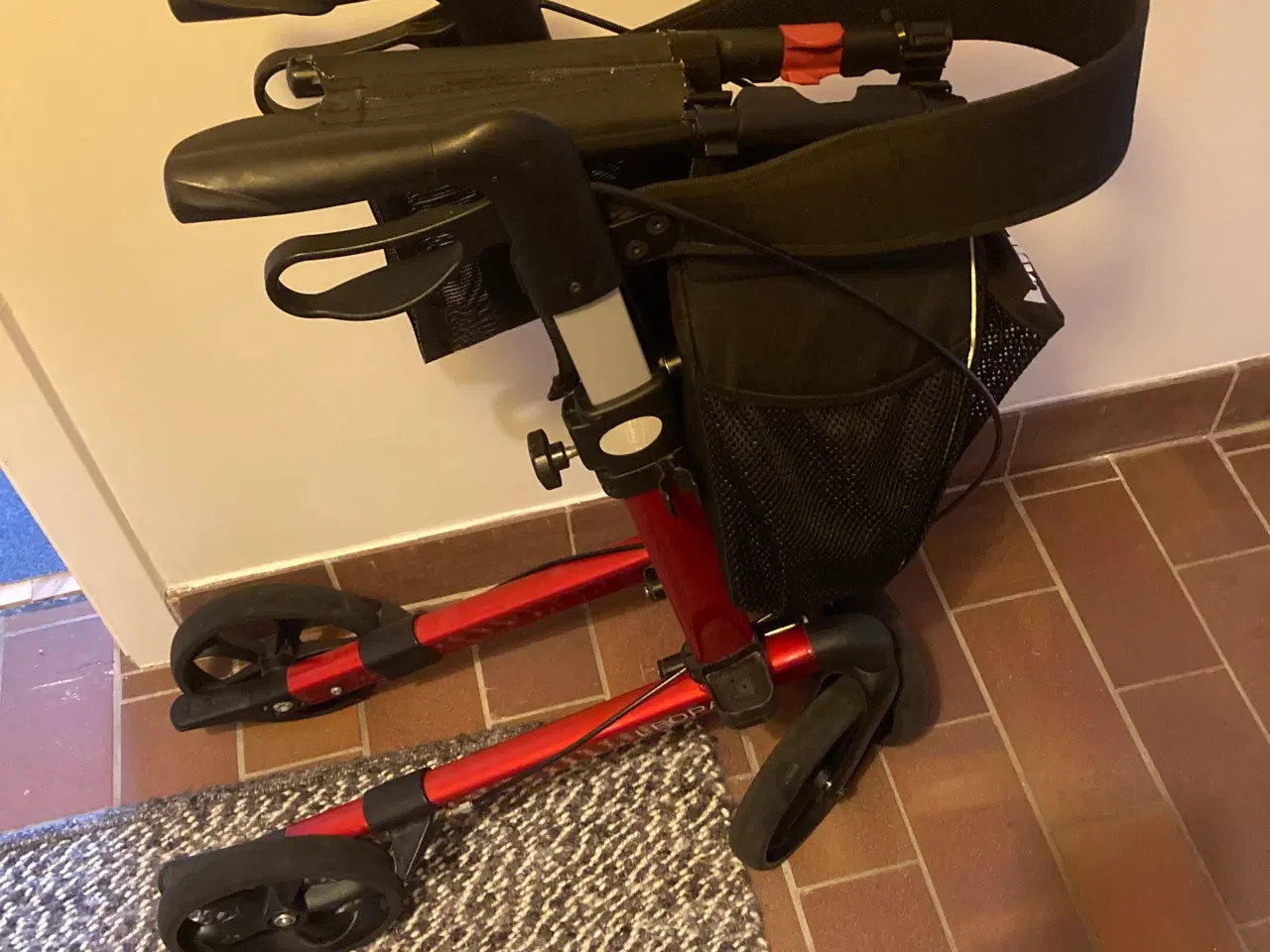 Billede 4 - Rollator. Mobilex Leopard. 600 kr.
