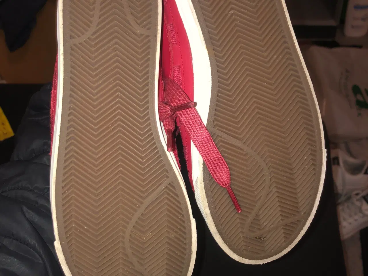 Billede 3 - Røde Nike sko!