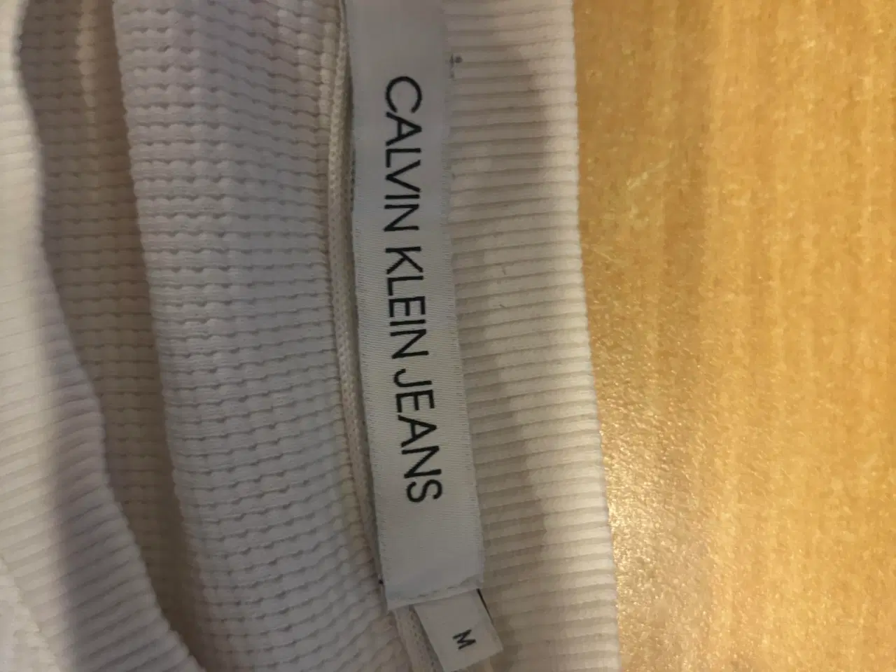 Billede 3 - Hvid Calvin Klein herretrøje