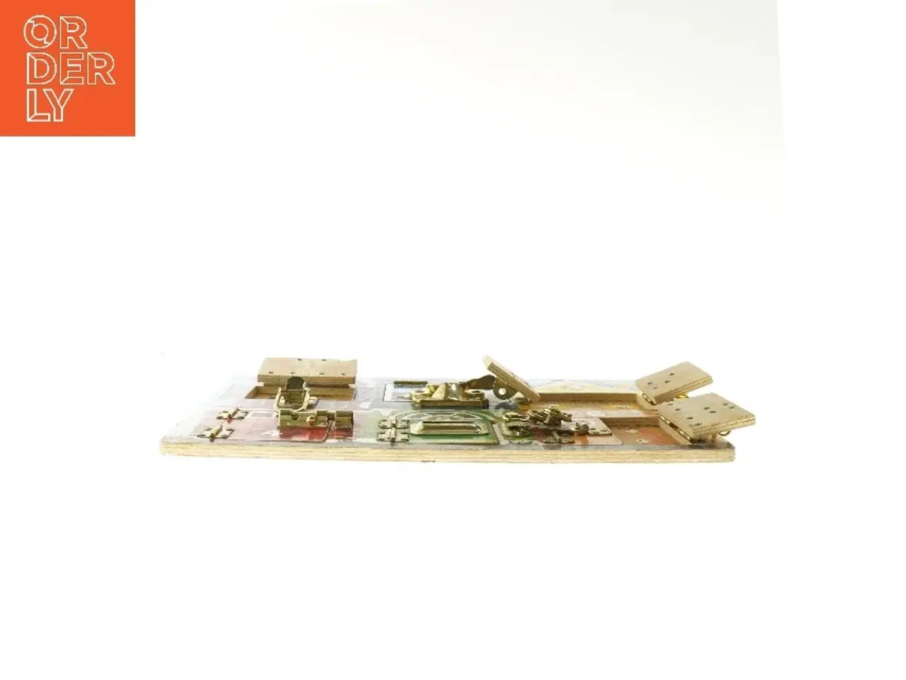 Billede 5 - Aktivitetsbræt med låse fra Melissa & Doug (str. 29,5x39,5 cm)