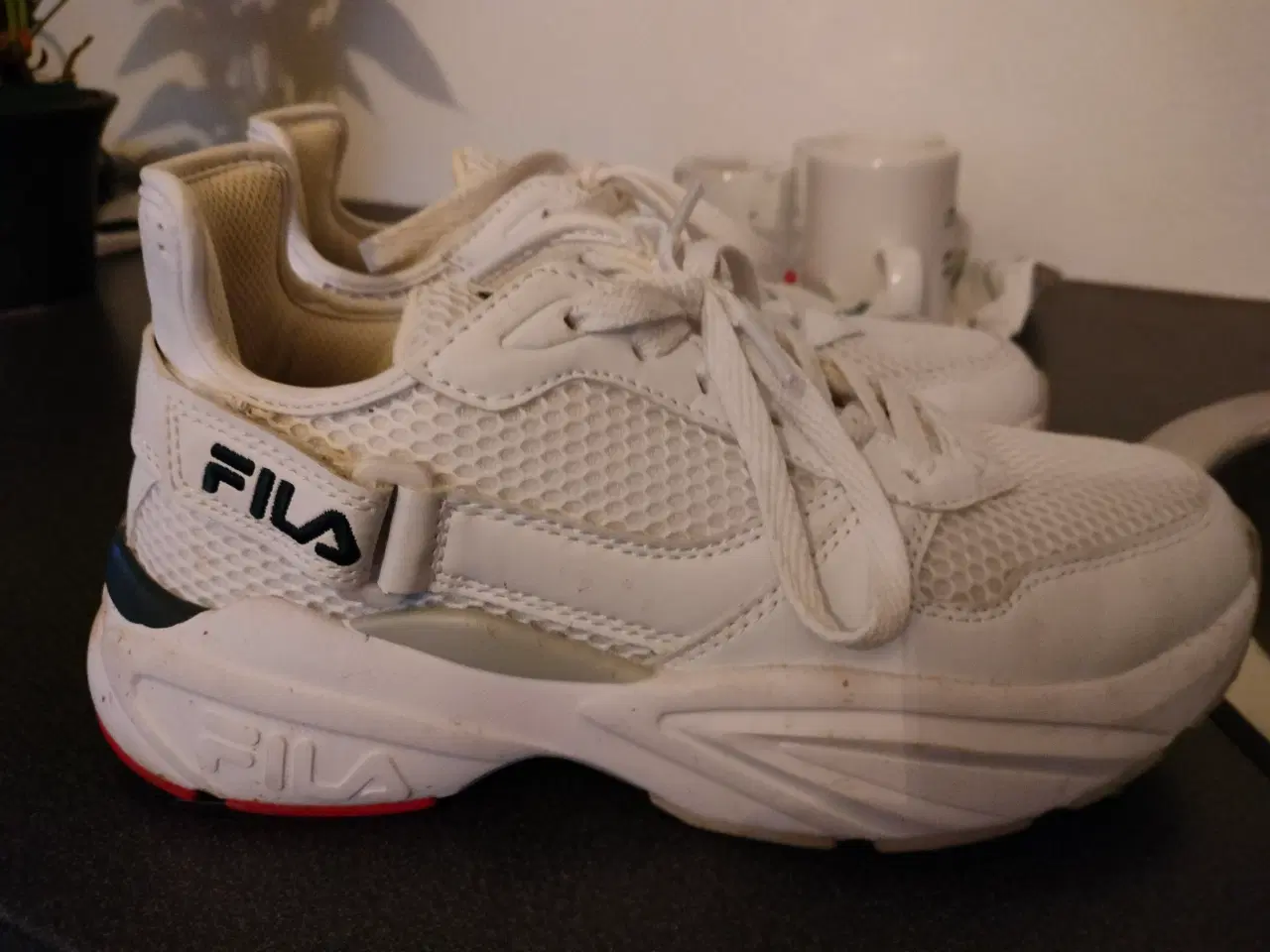 Billede 4 - Fila Sneakers str 38 pr par 150 kr