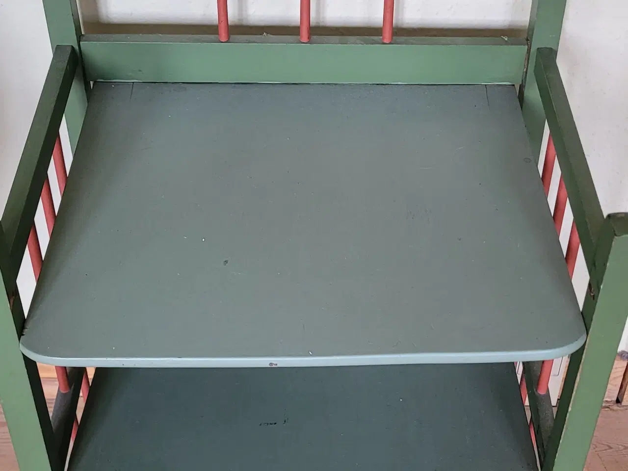 Billede 2 - Antik vitrineskab med lille bord