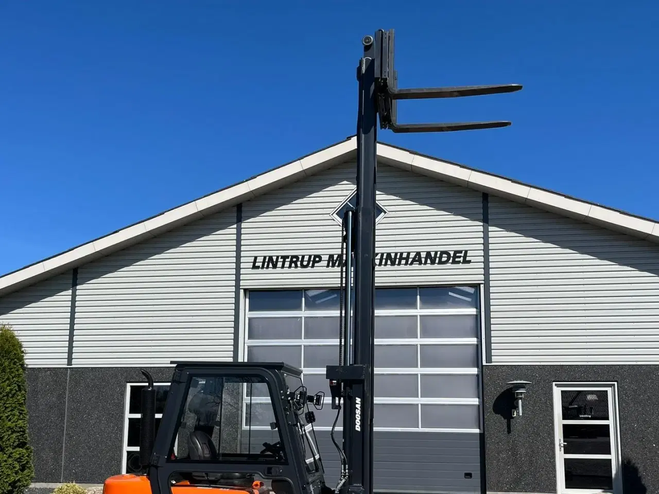 Billede 11 - Doosan D30 G med kabine og KUN 57 TIMER FRA NY, MED TIME GARENTI