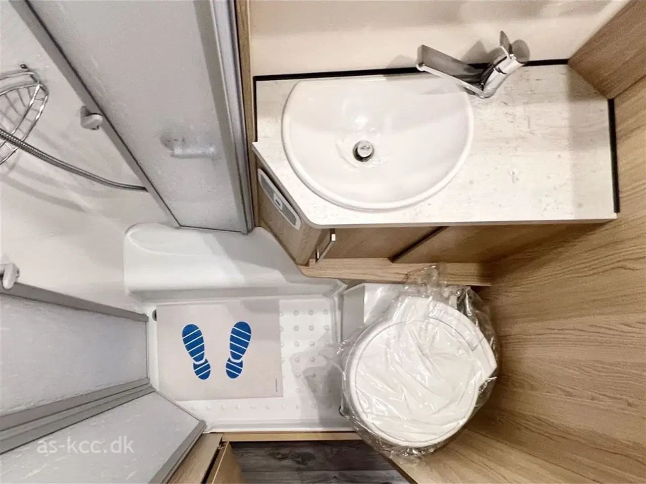 Billede 22 - 2025 - LMC Cruiser V646 LMC Cruiser V646 70års jubilæums med 2 enkelt senge og Automatgear.