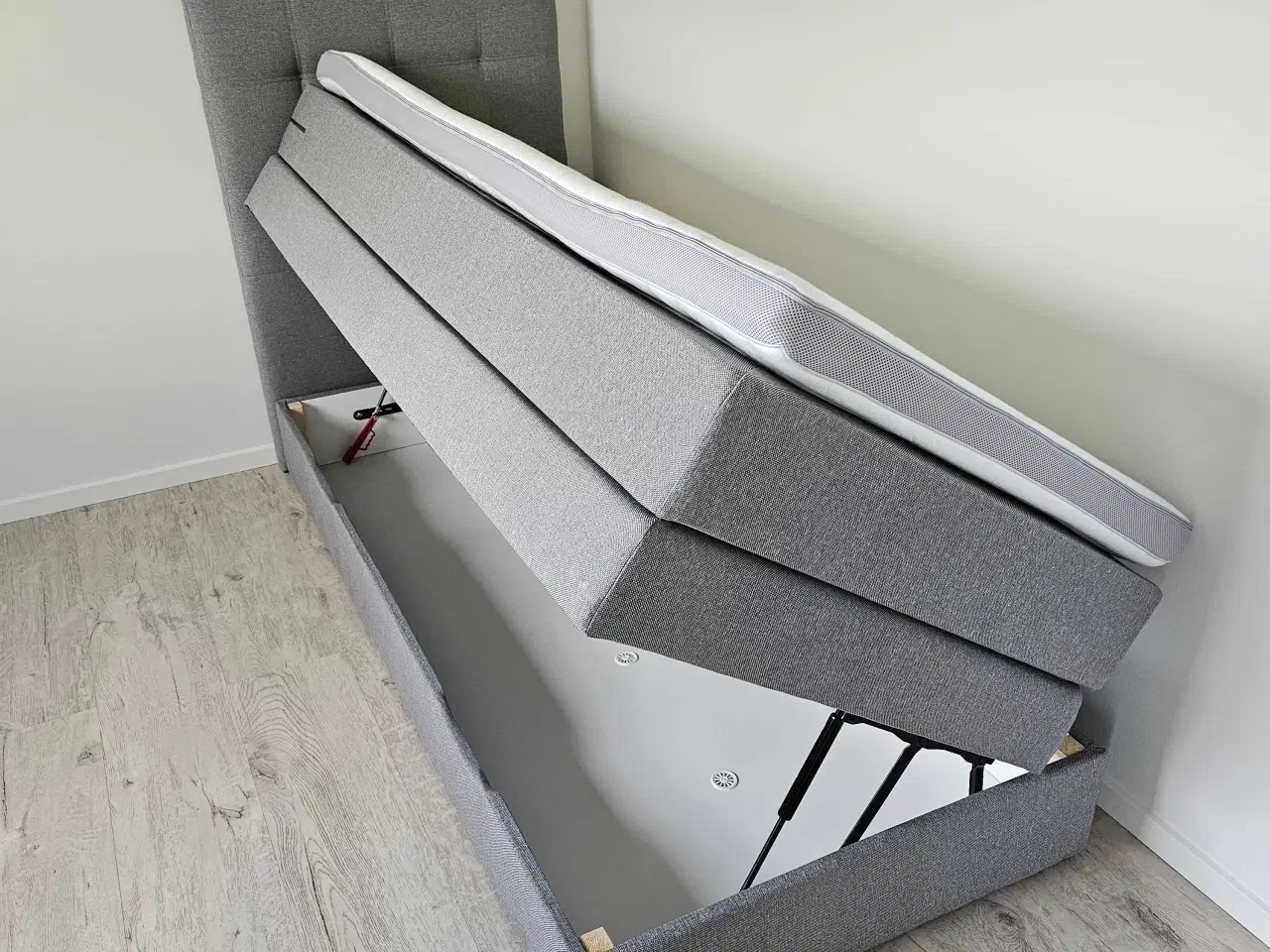 Billede 4 - Ikea Hemnes Sminkebord/Makeupbord