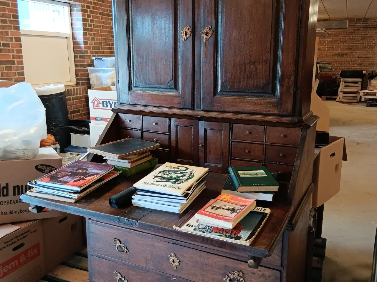 Billede 1 - Apotekerskab 