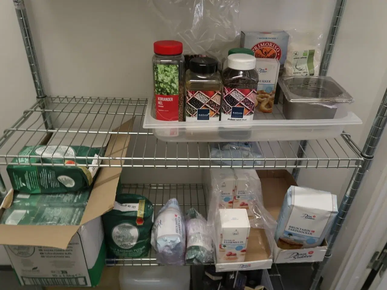 Billede 6 - 3 stk. trådreoler på hjul med indhold