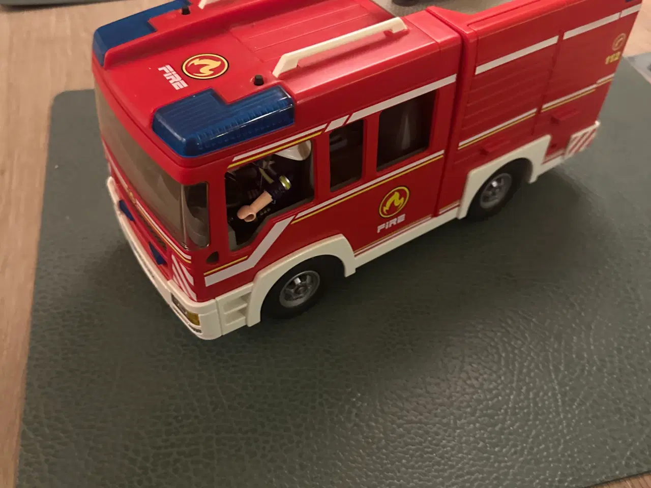 Billede 6 - Stor Playmobil brand og redning pakke