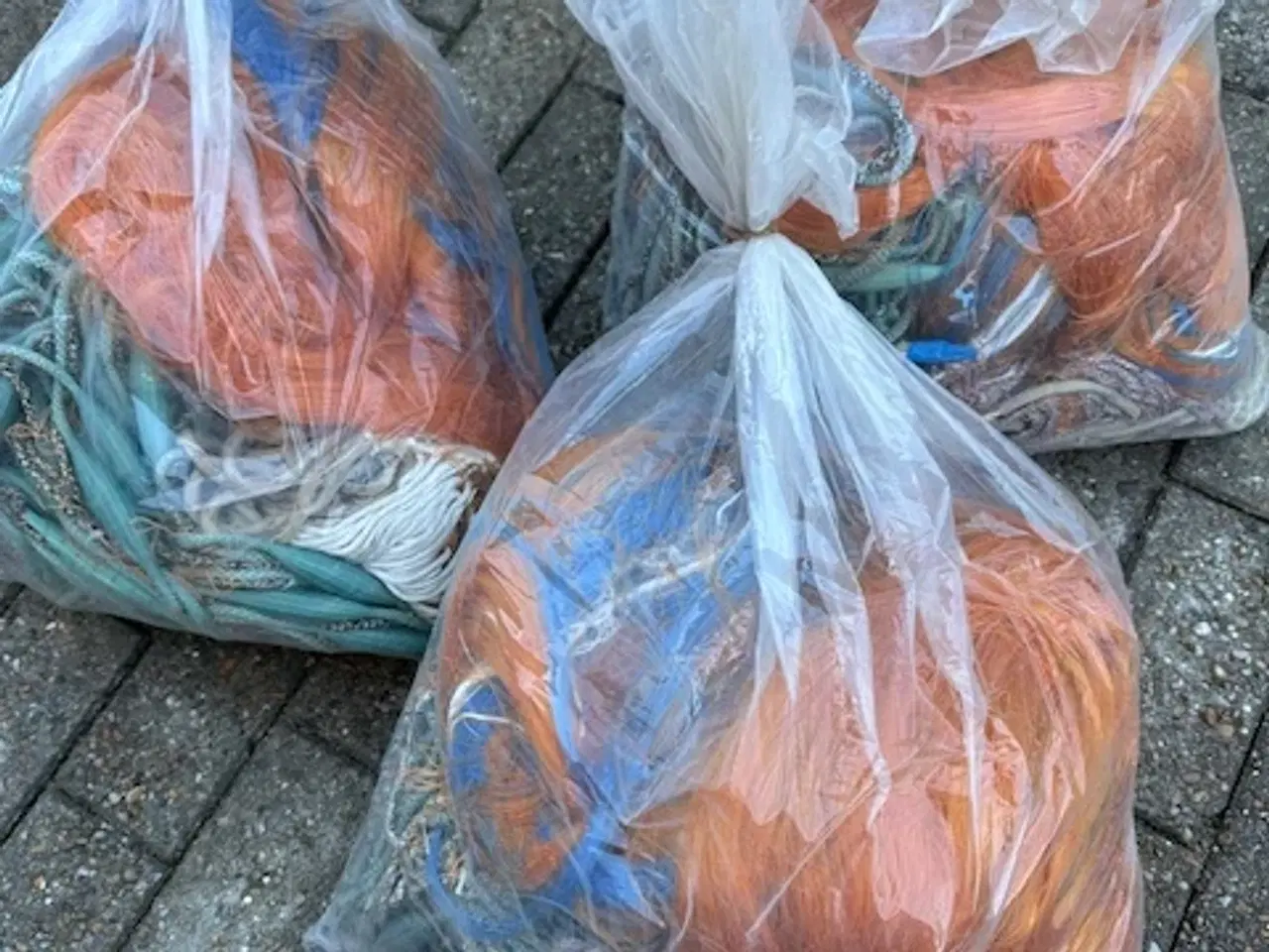 Billede 1 - NYT TOGGEGARN - Syet på 100 % NYE over/ undertælle