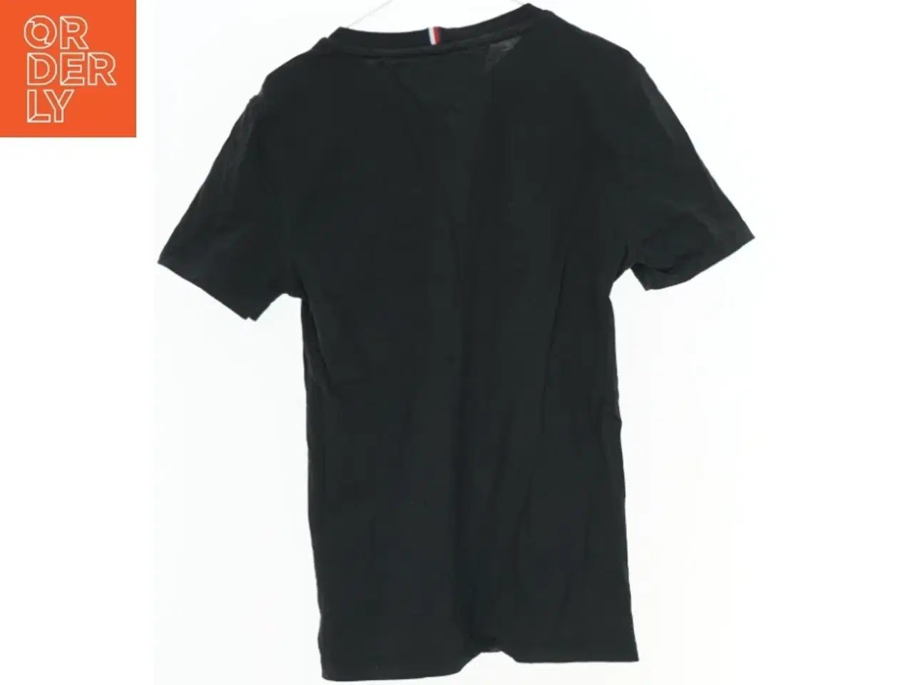 Billede 2 - Sort Tommy Hilfiger T-shirt fra Tommy Hilfiger (str. 152)