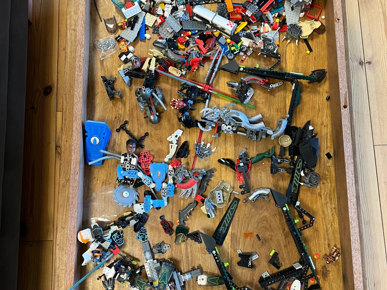 Billede 9 - Lego - ca. 40 kg + togskinner +Lego Exoforce 7707 