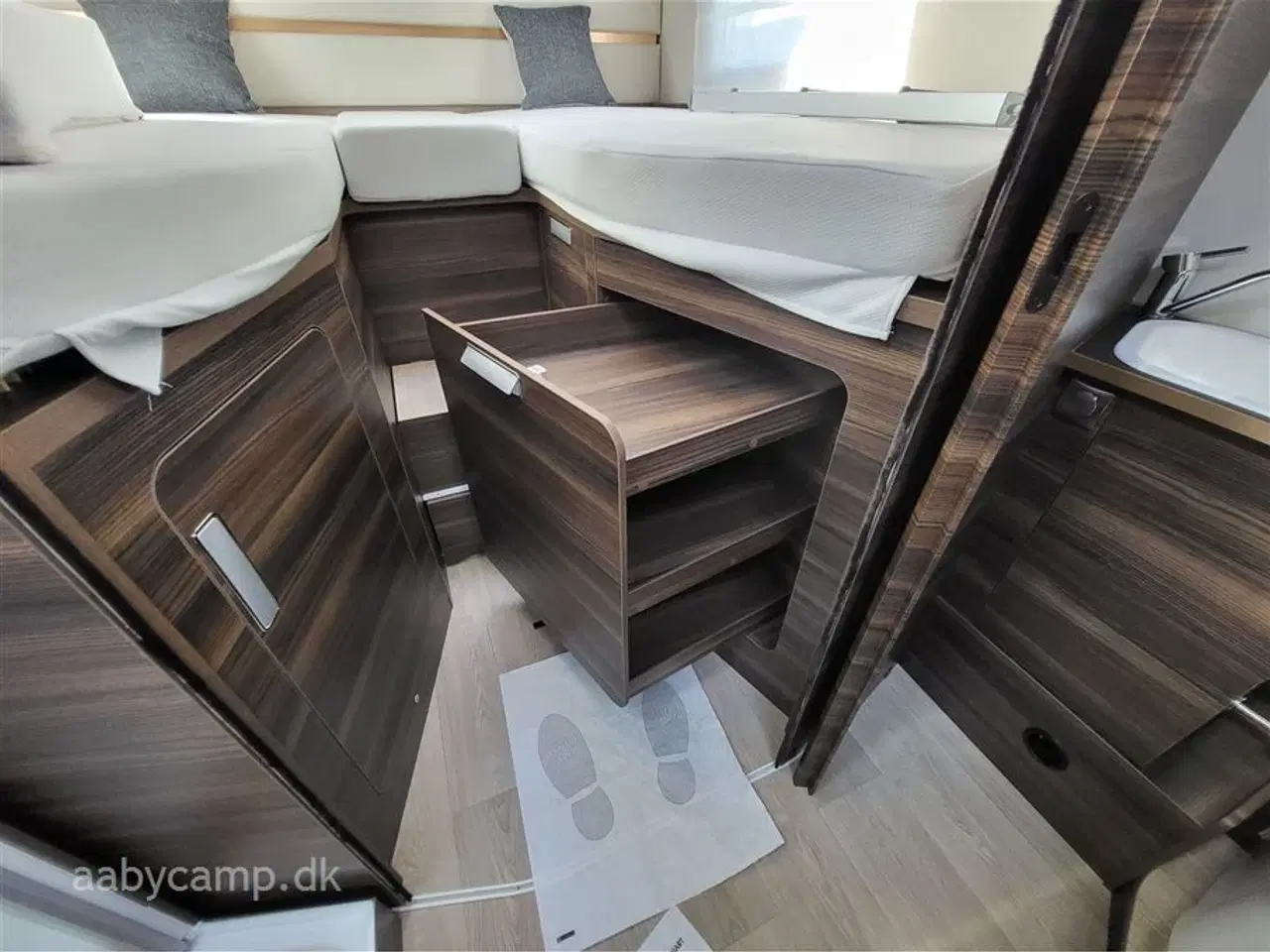 Billede 18 - 0 - Laika Ecovip 4109 DS   Automatgear. 160HK.Face to face siddegruppe. lædersæder.