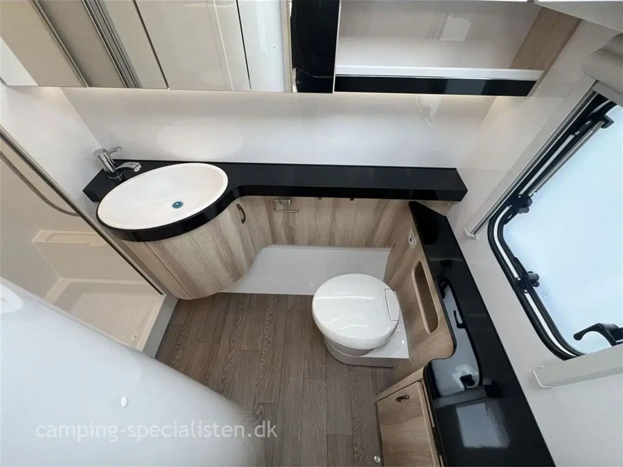 Billede 11 - 2026 - Hobby De Luxe 495 WFB   2025 Hobby 495 WFB De Luxe - se den nu hos Camping-Specialisten.dk i Silkeborg