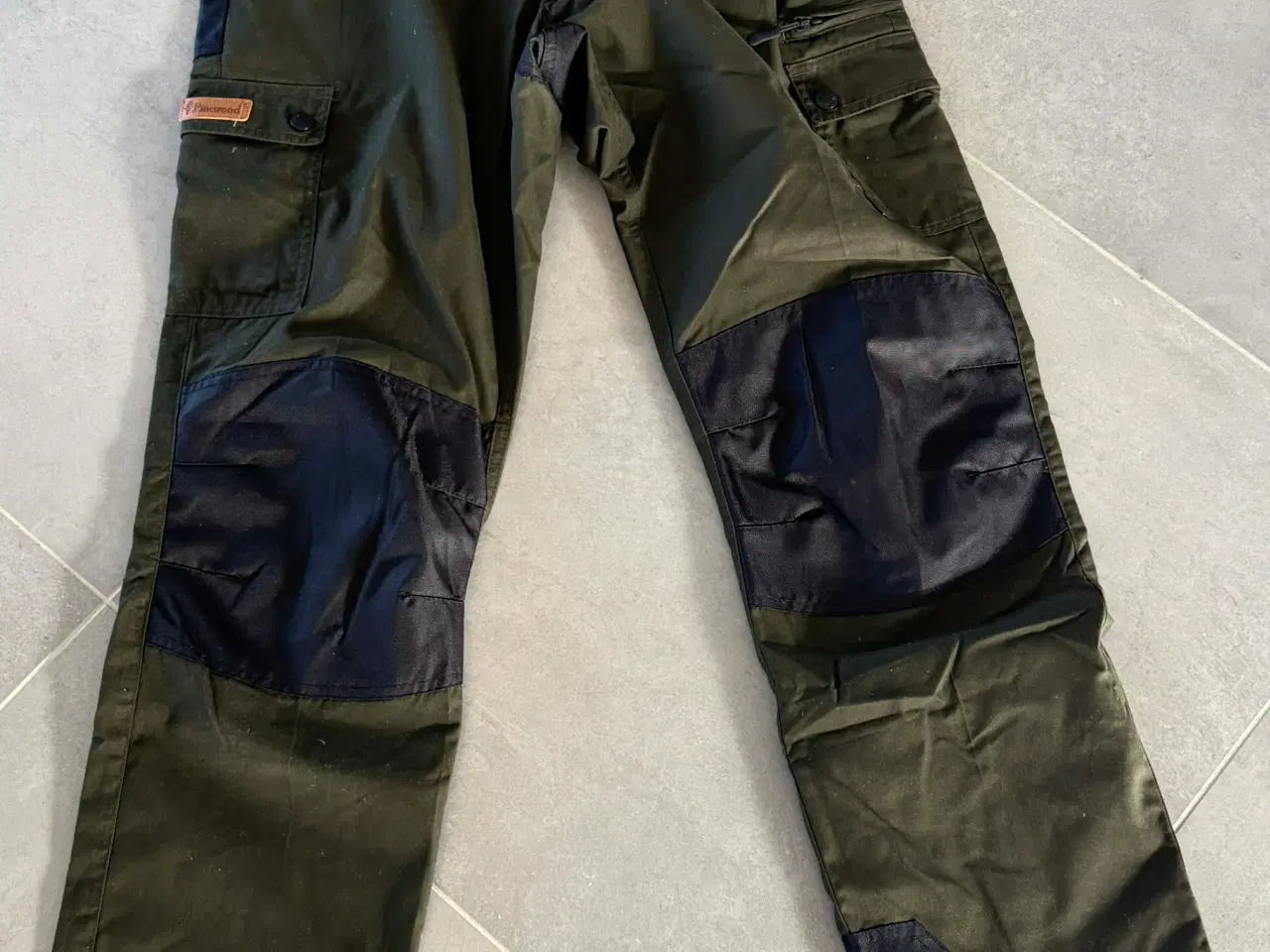 Billede 1 - Pinewood buks str. XS/176