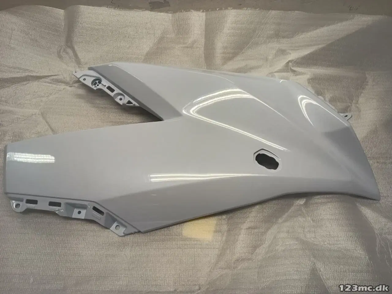 Billede 1 - COWLING,SIDE,RH,P.S.WHITE