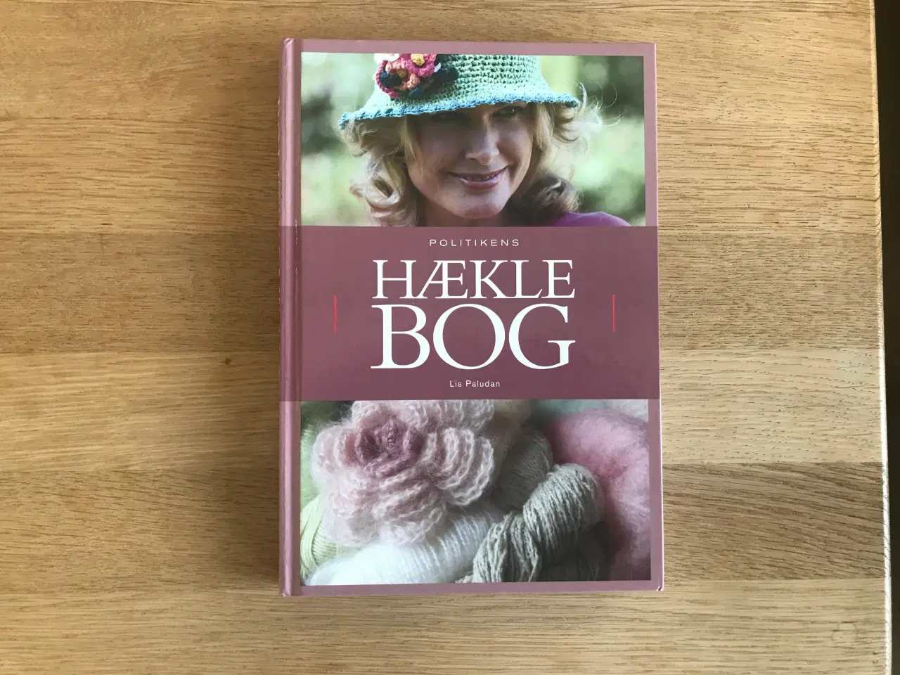 Billede 1 - Politikens Hæklebog af Lis Paludan