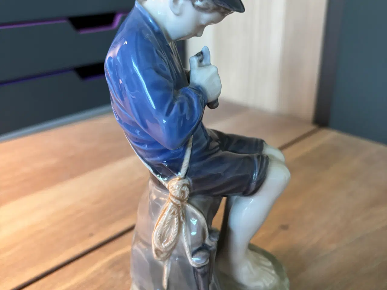Billede 2 - Royal Copenhagen figur nr. 905, Hyrdedreng 