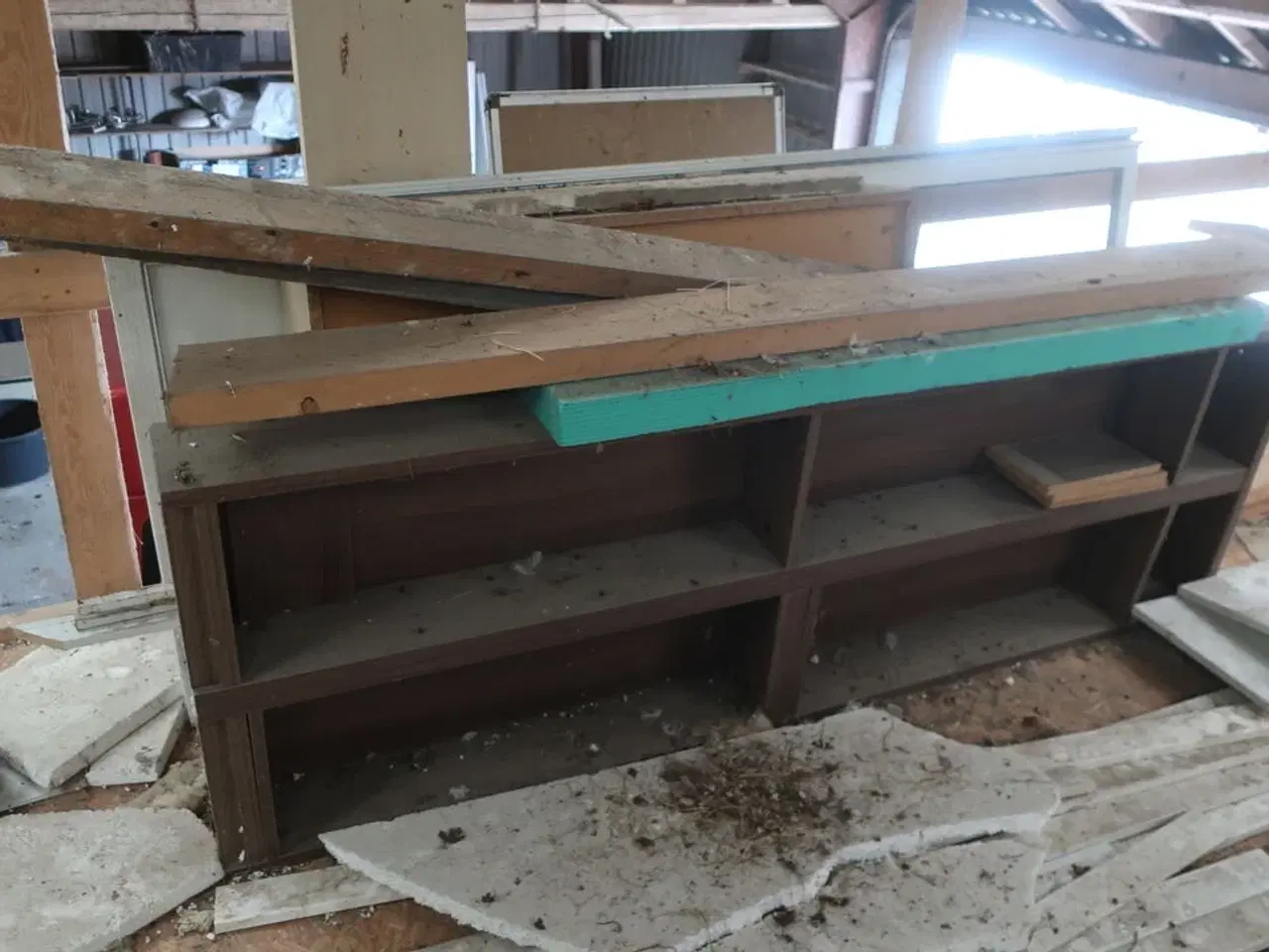 Billede 7 - Indhold på loft