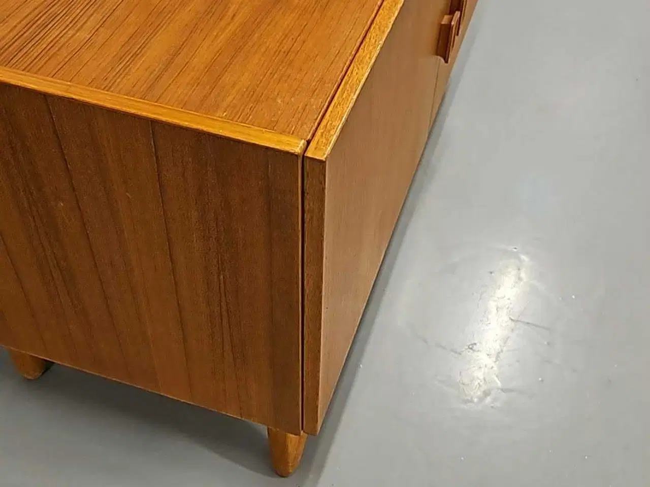 Billede 2 - Elegant retro teak skænk