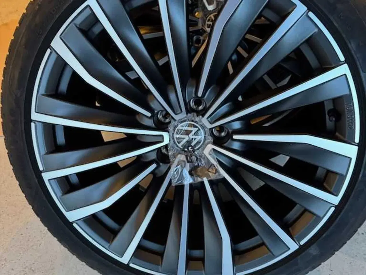 Billede 1 - Volkswagen ID7 R20 vinterdæk 