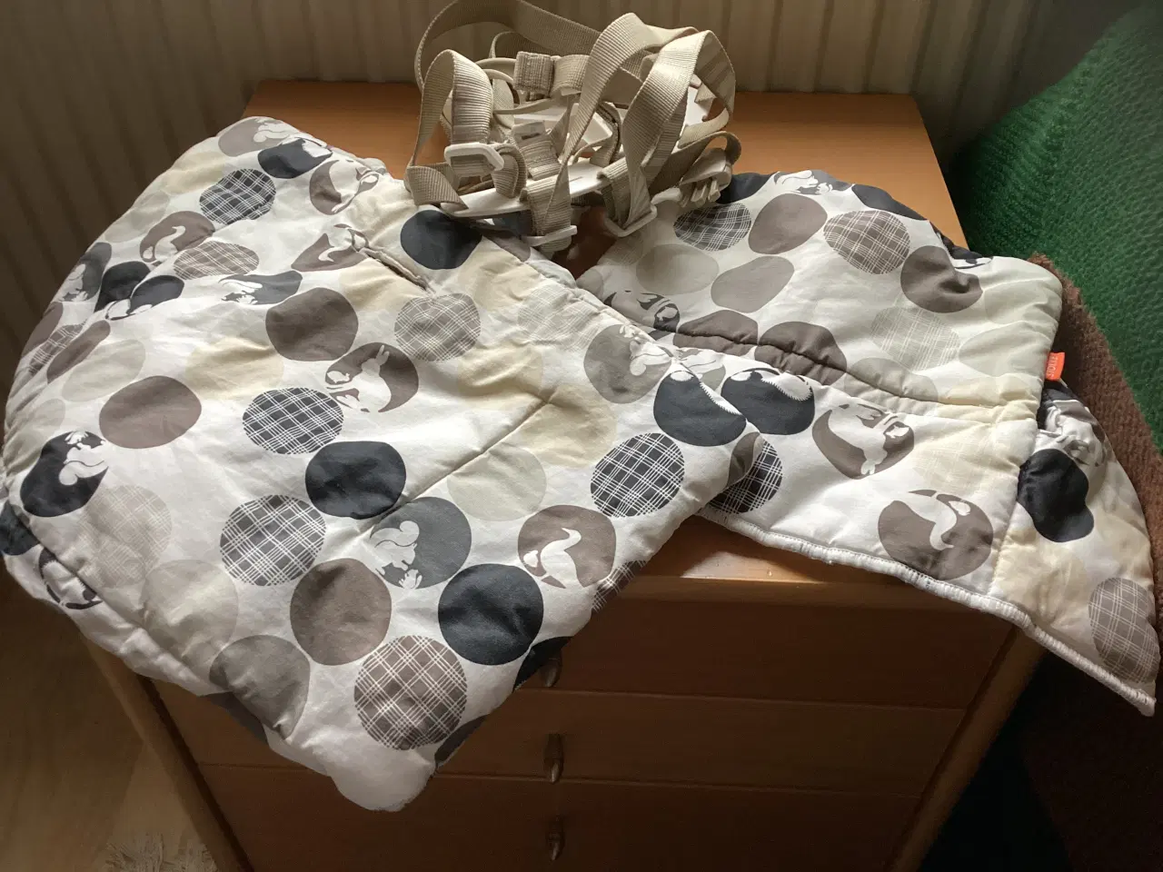 Billede 2 - Sort babysit til trip trapstol