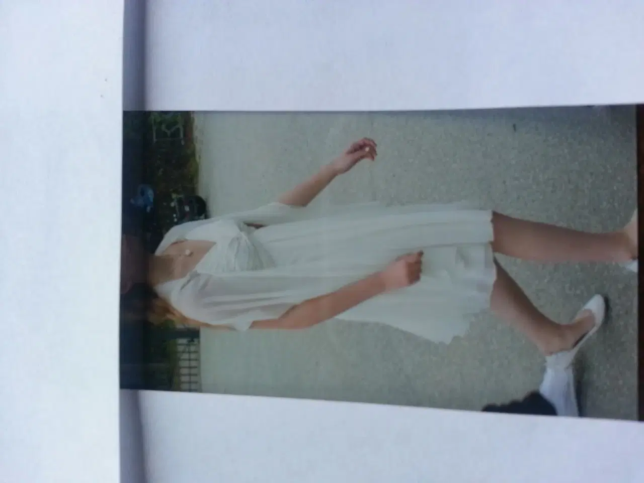 Billede 4 - fin råhvid kjole fra Dollar