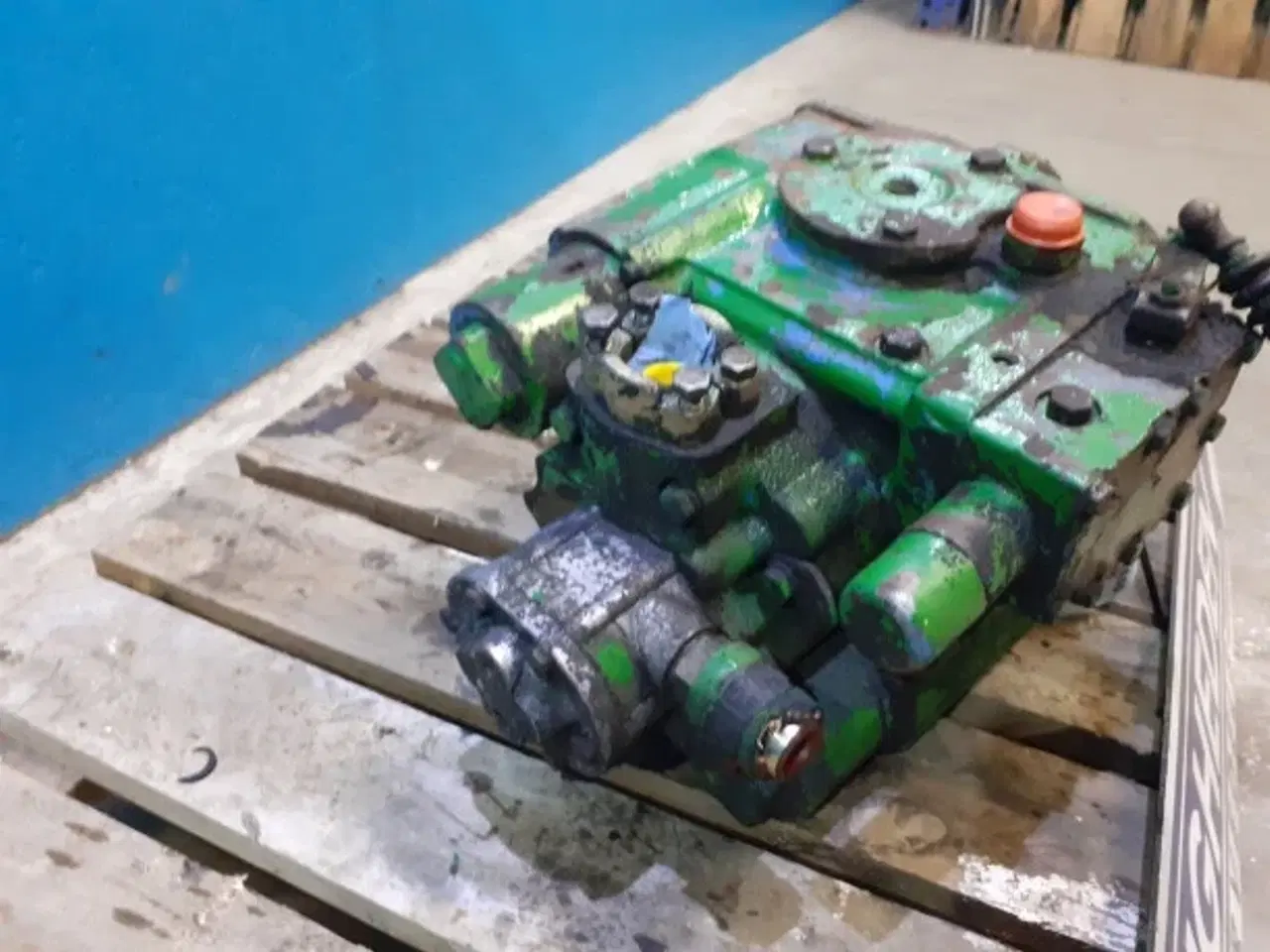 Billede 2 - John Deere 1075 Hydrostatpumpe AH63271