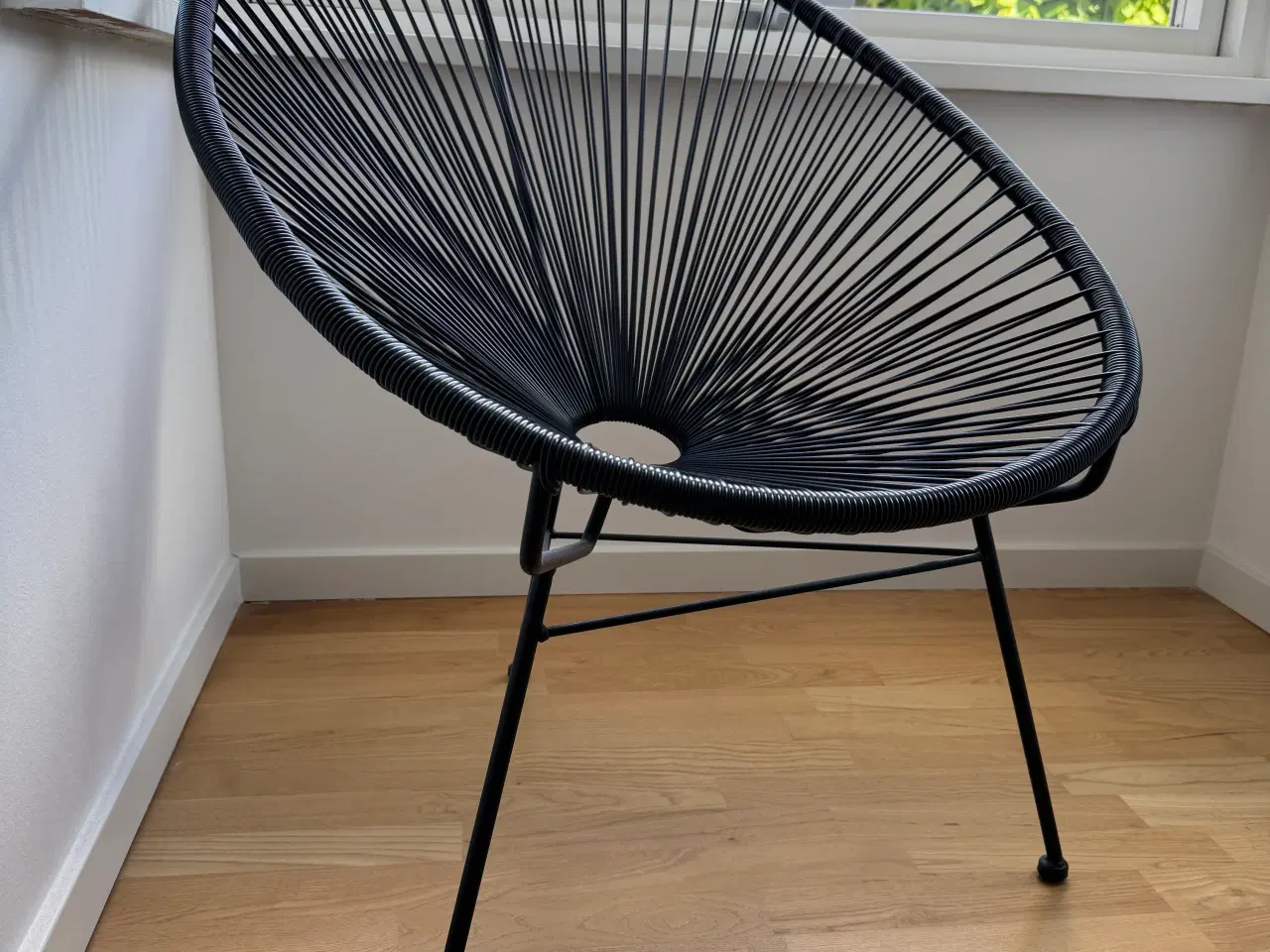 Billede 3 - Sort loungestol – moderne og let design