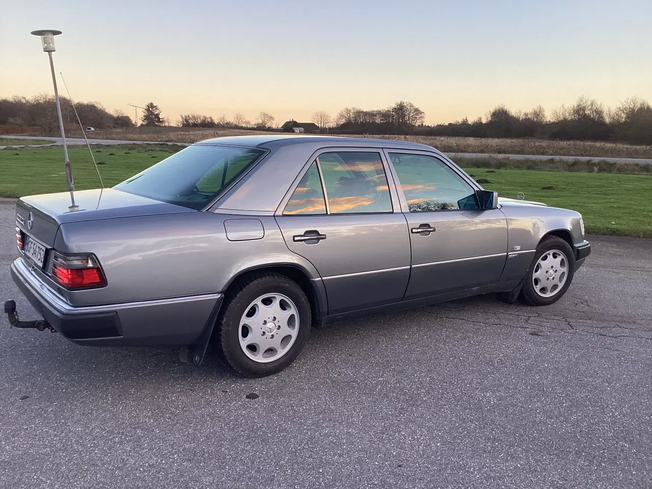 Billede 3 - Mercedes 300E-24