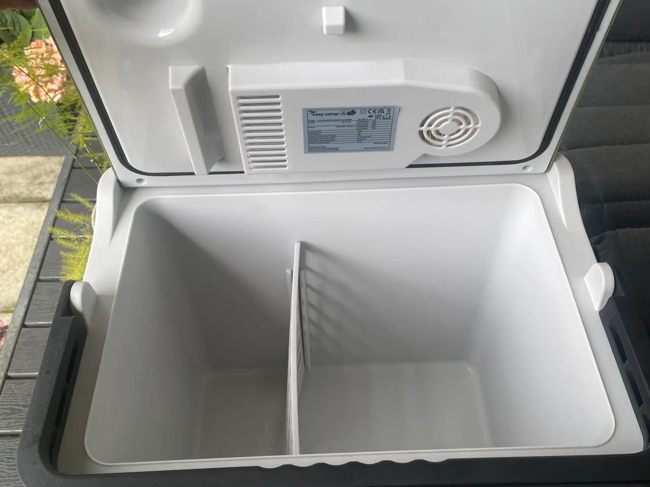 Billede 2 - Artic Køleboks 12V/230V som ny.