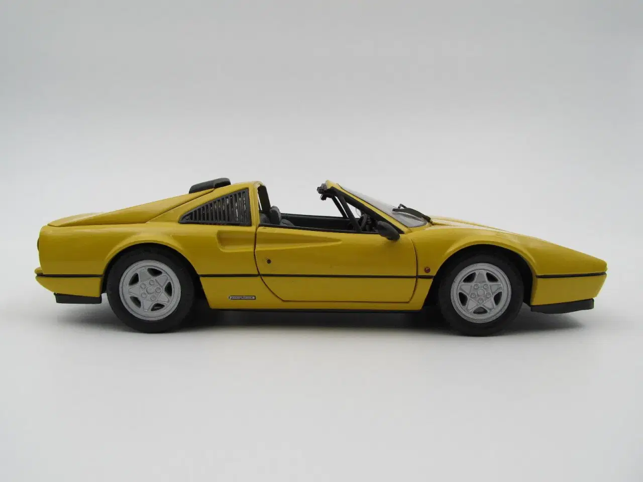 Billede 2 - 1985 Ferrari 328 GTS 3,2 l. V8 - 1:18  