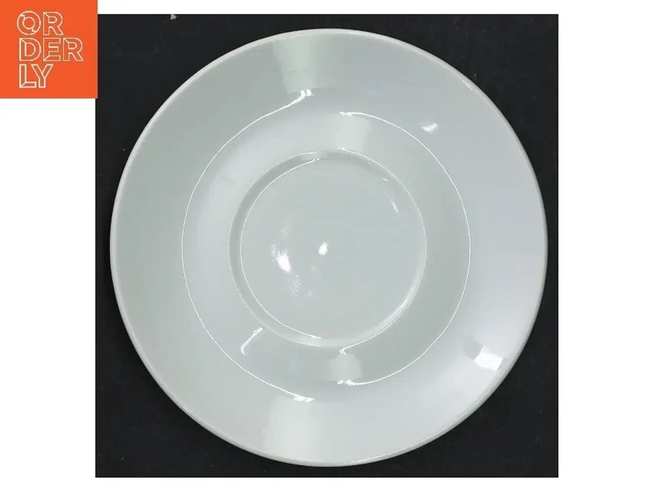 Billede 7 - Hvidt porcelænsservice (str. Kop 8 x 6 cm. tallerken, 14 x 2,5 cm)